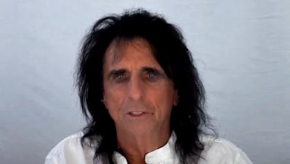 ALICE COOPER Says The Only Person Who Should Be Allowed To Use AI In Music Is PAUL MCCARTNEY